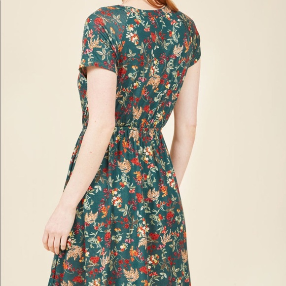 Keep an Open Greenhouse Floral Dress - Picture 3 of 4